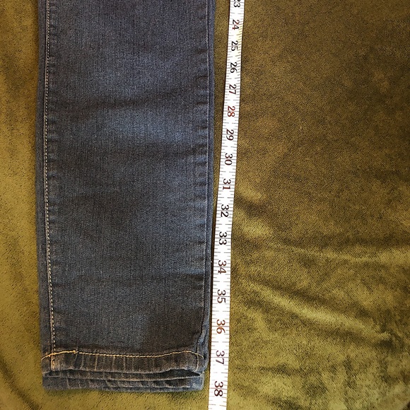F21 | Light Wash Denim Jeans - Picture 2 of 7